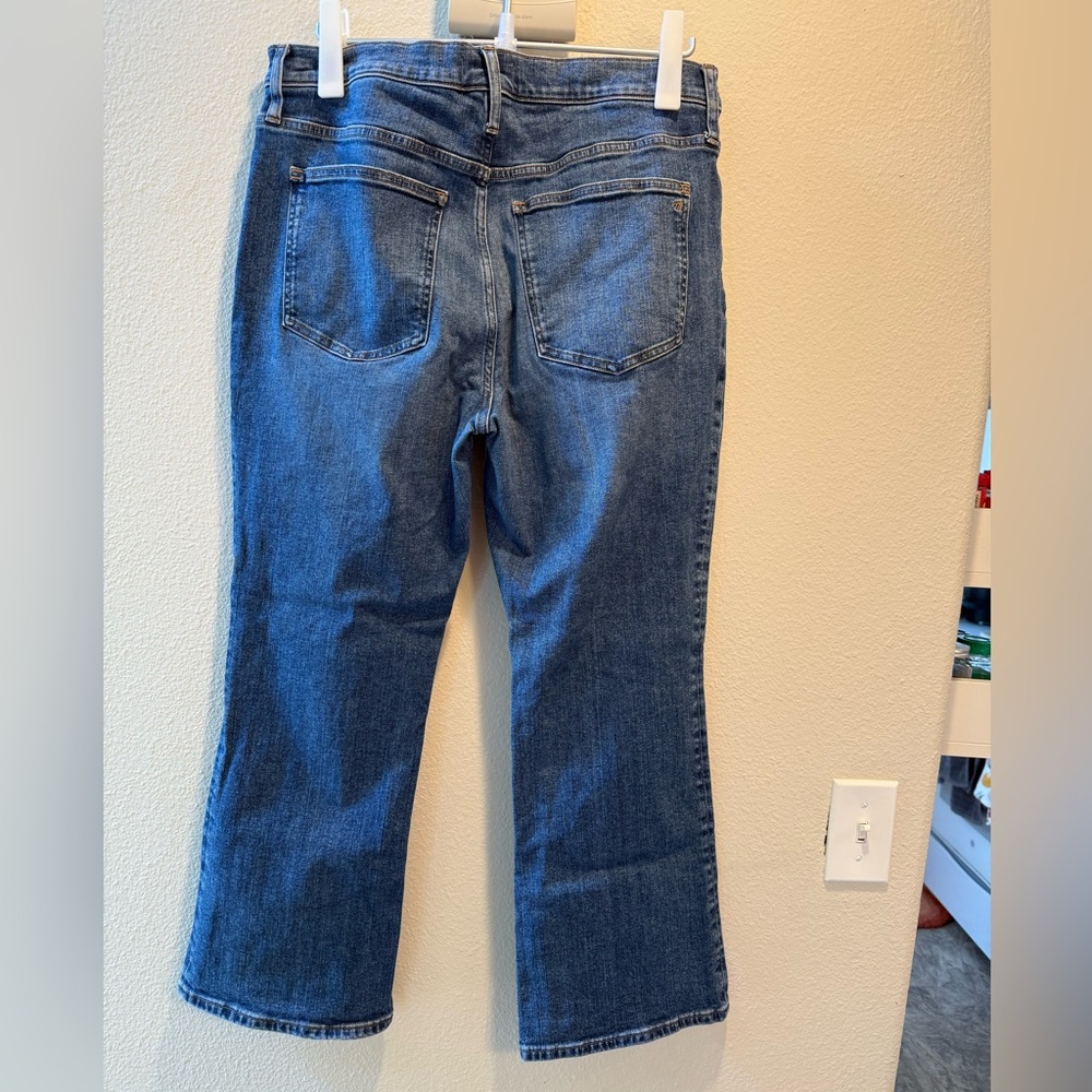 Mid Rise Kick Out Jeans - Picture 3 of 3